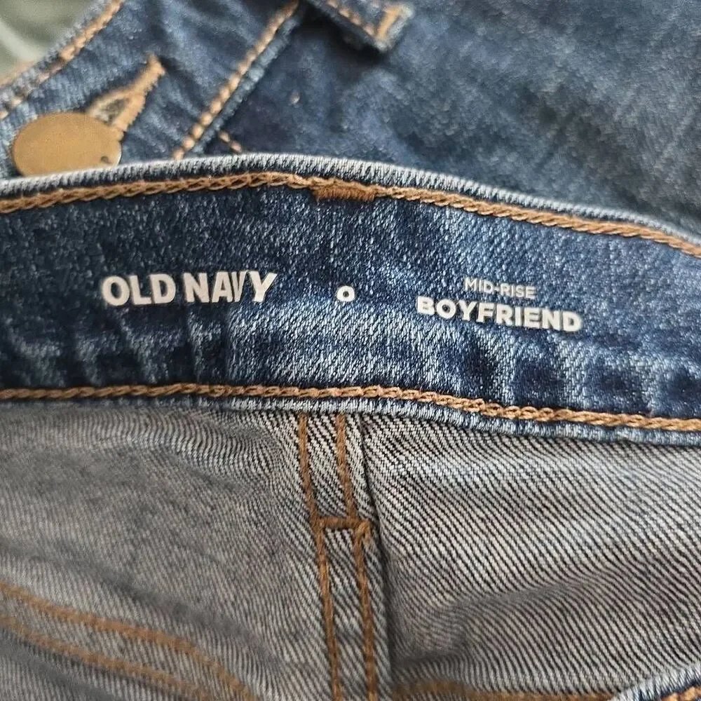 Old Navy Women's Size 0 Blue Denim Mid-rise Boyfriend Rolled Hem Jean Shorts